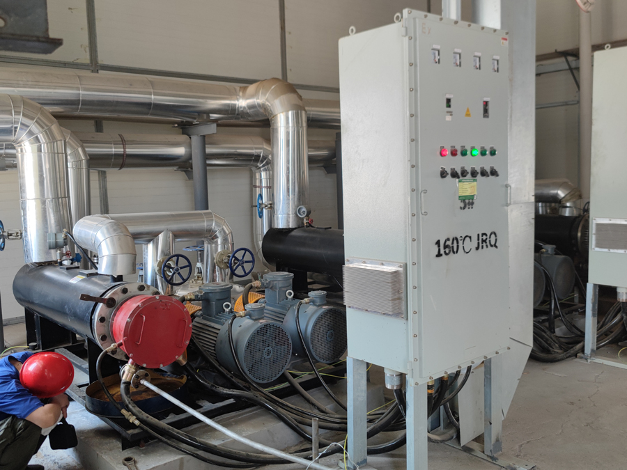150KW高温导热油循环加热器，配套3吨反应釜夹套使用，可根据现场防爆等级要求制作防爆规格