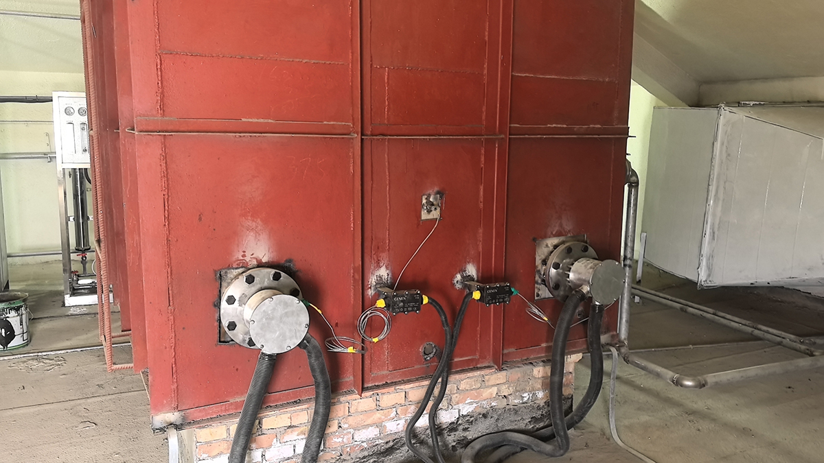 70KW水箱辅助加热器，3m³水箱，升温50℃，根据现场水箱的尺寸设计定制加热器